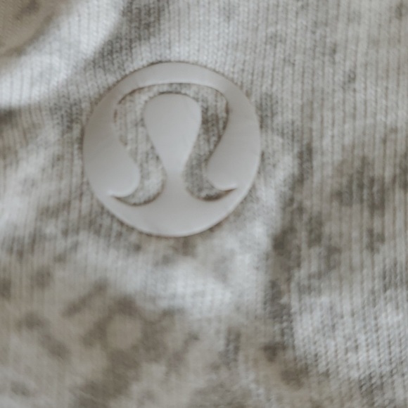 Lululemon Weekend Short Sleeve

Desert Snake White - Picture 5 of 5